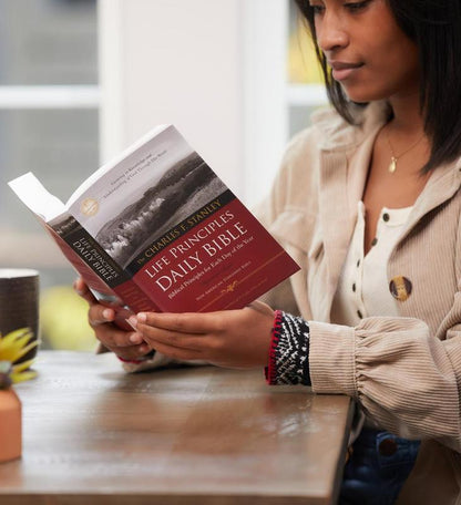 Charles Stanley NASB Life Principles Bible